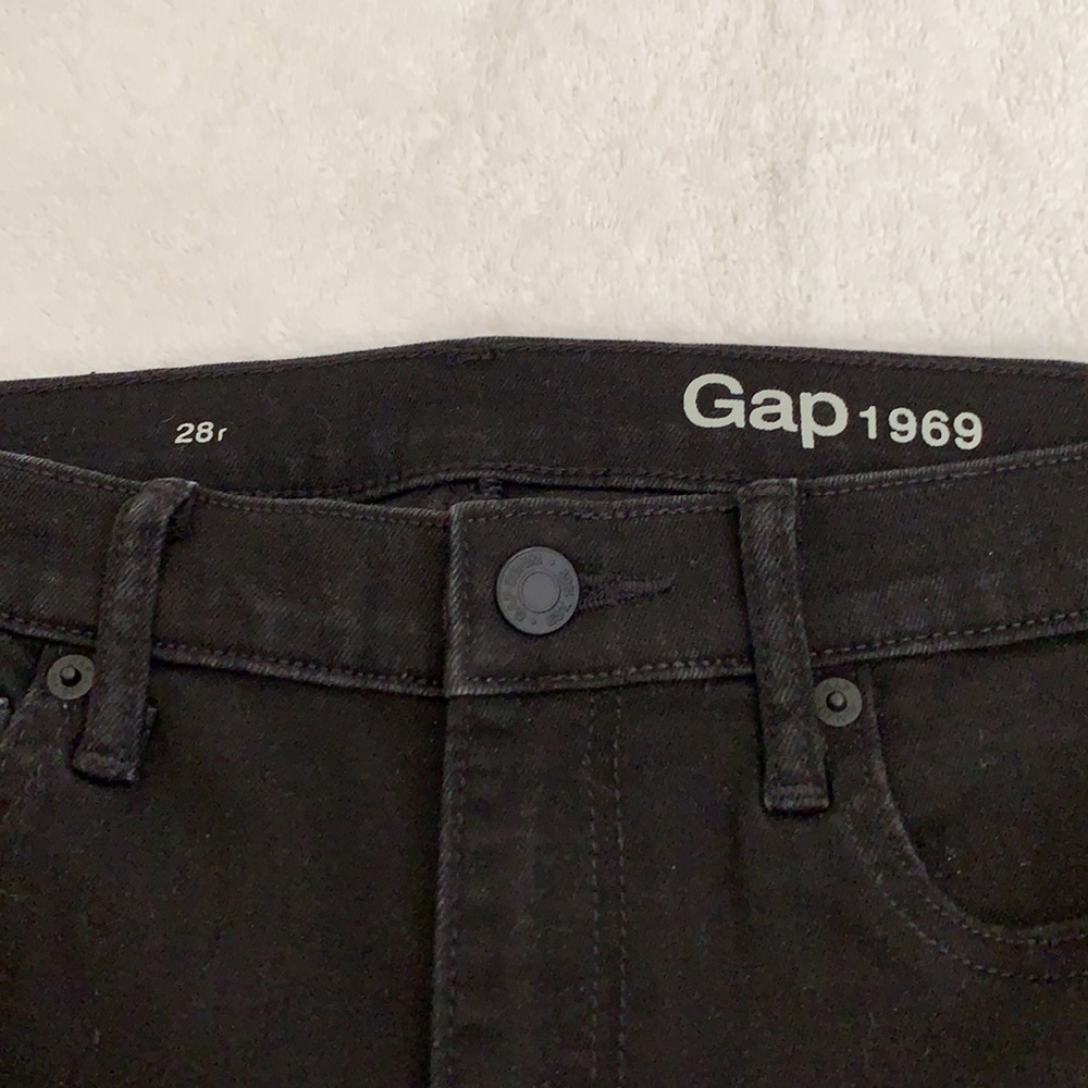 Gap black skinny jeans with stretch. - Picture 2 of 10